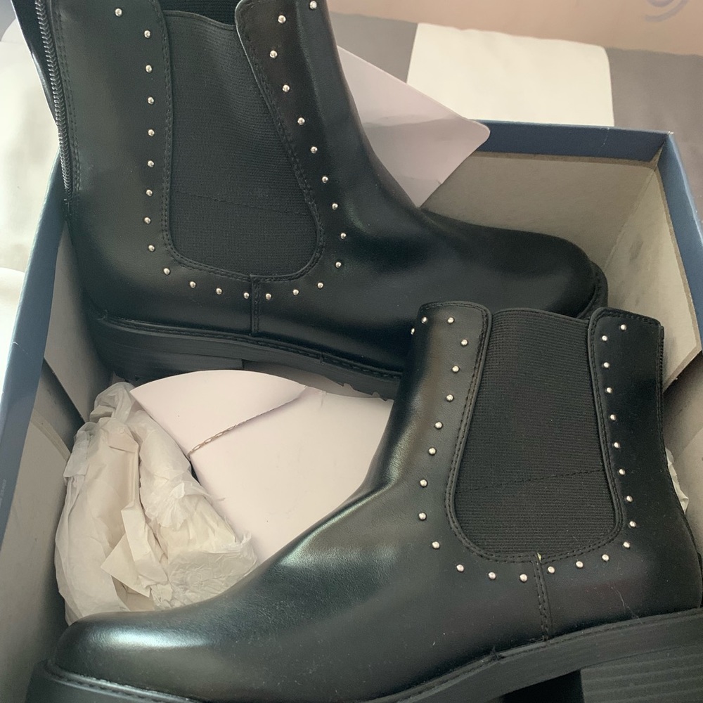Universal Thread Women’s Boots | Size 10